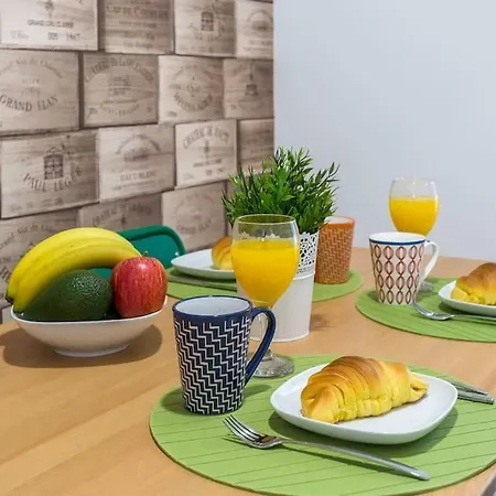 Apartamento 1ºandar Martim Moniz, 아파트 *